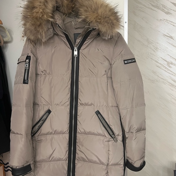 Down jacket with real fur - Picture 8 of 8